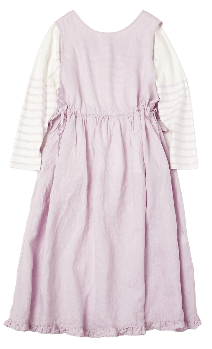 ボーダーに甘めディテールのワンピースを重ねて、スウィ ートカジュアルに