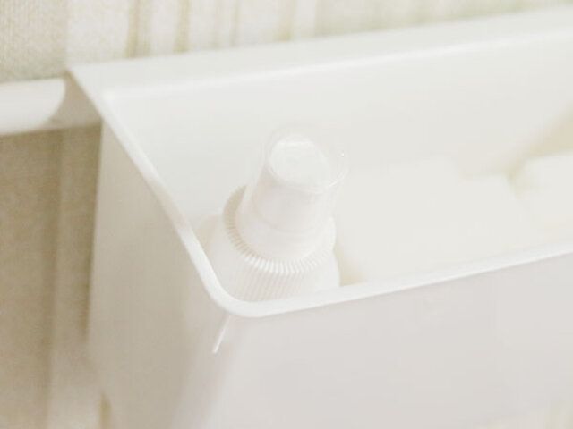 ダイソーのハンギングポケット（ワイド、ホワイト）の深さ