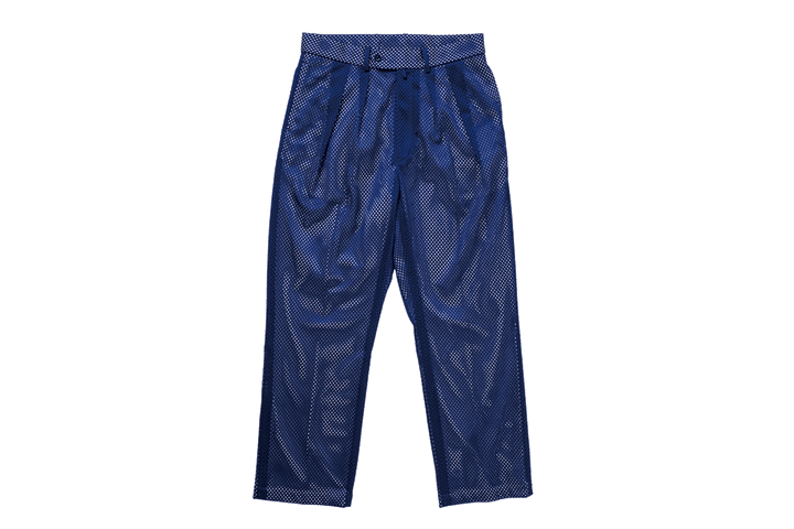 〈ニート〉のツータックパンツ