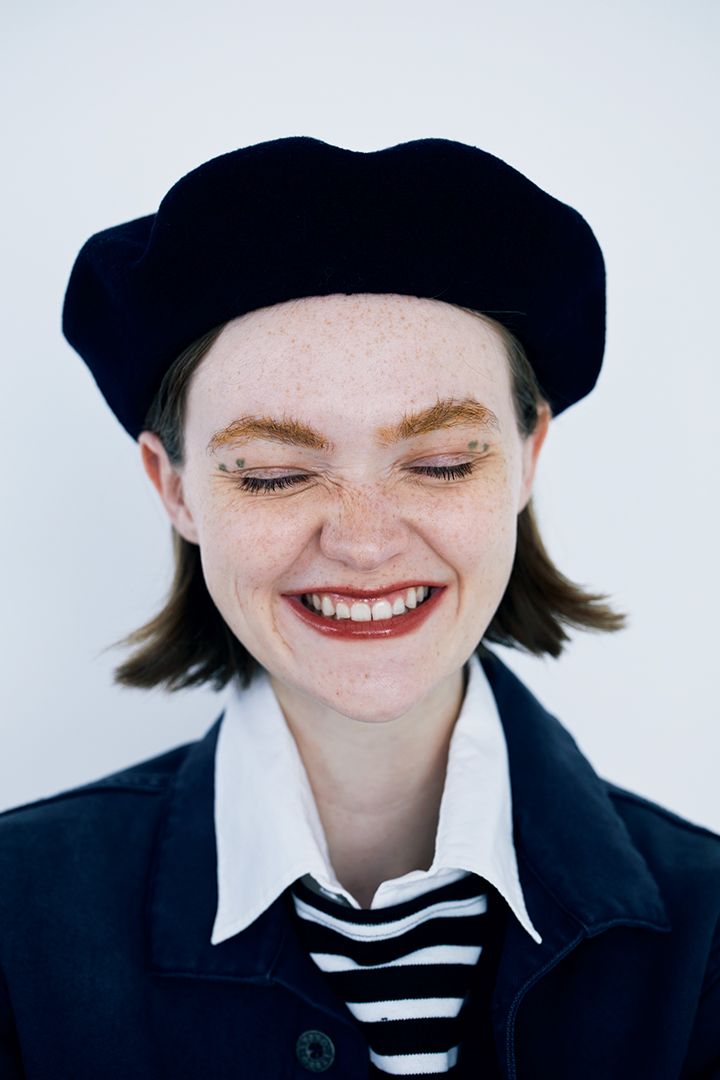 シルバーフレームのメガネに良く似合うメイクがしたい！プロ直伝のメイク術