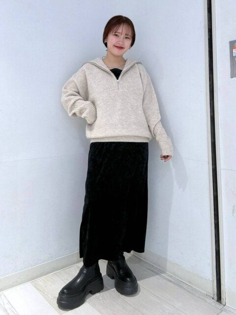 黒キャミワンピースのコーデ