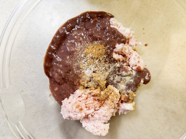 パテドカンパーニュ レシピ 肉類とスパイスを混ぜる