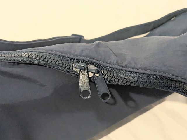 ソフトナイロンラウンドショルダーバッグ