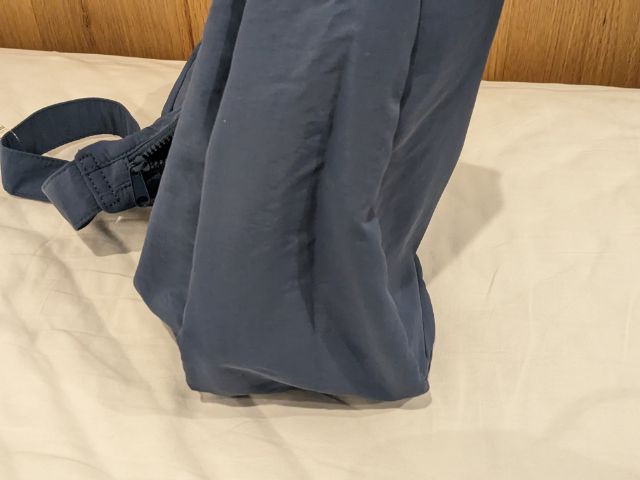 ソフトナイロンラウンドショルダーバッグ