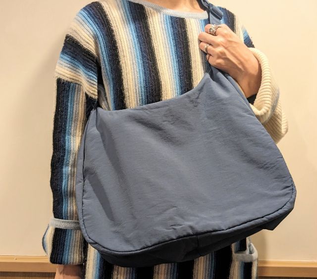 ソフトナイロンラウンドショルダーバッグ