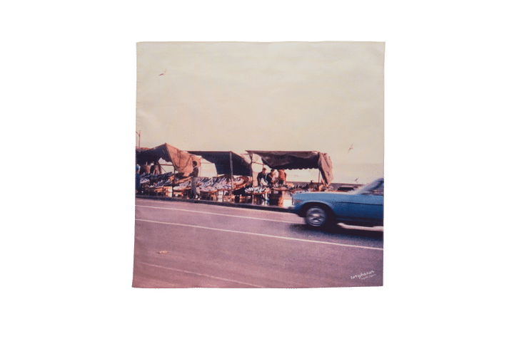 〈TORYBAZAR〉のハンカチ