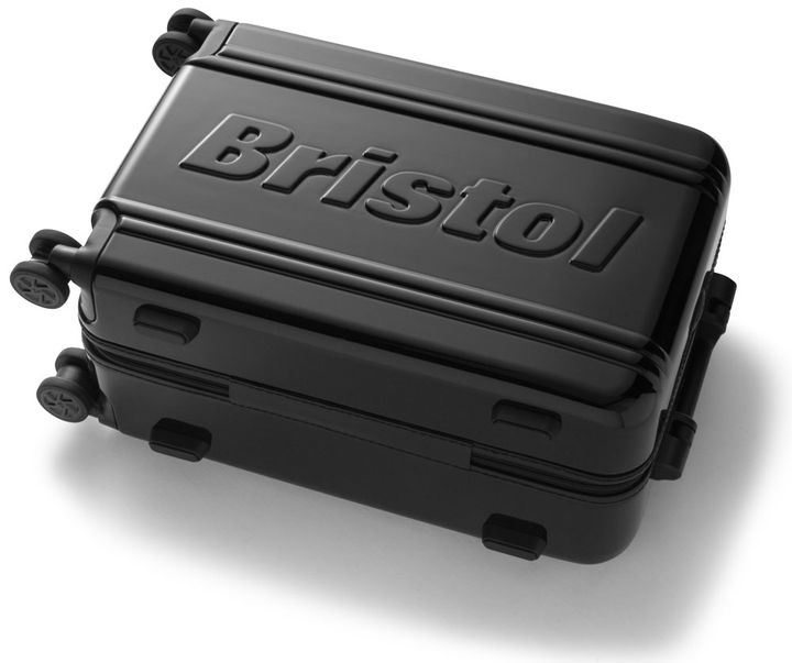 春は移動の季節！サッカーファン注目の『ゼロハリバートン × F.C.Real Bristol』コラボスーツケースが登場