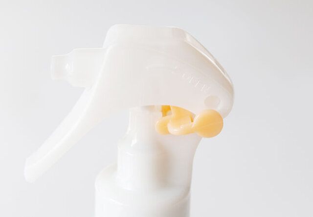 ダイソーのメンズビオレONE 全身化粧水スプレー しっとり 本体のノズル部分