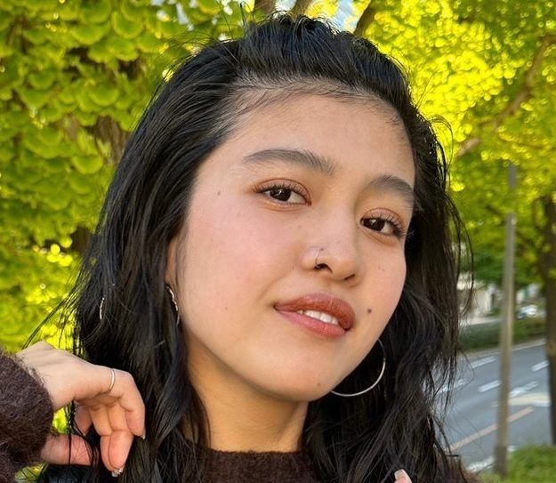 面長さんは平行眉