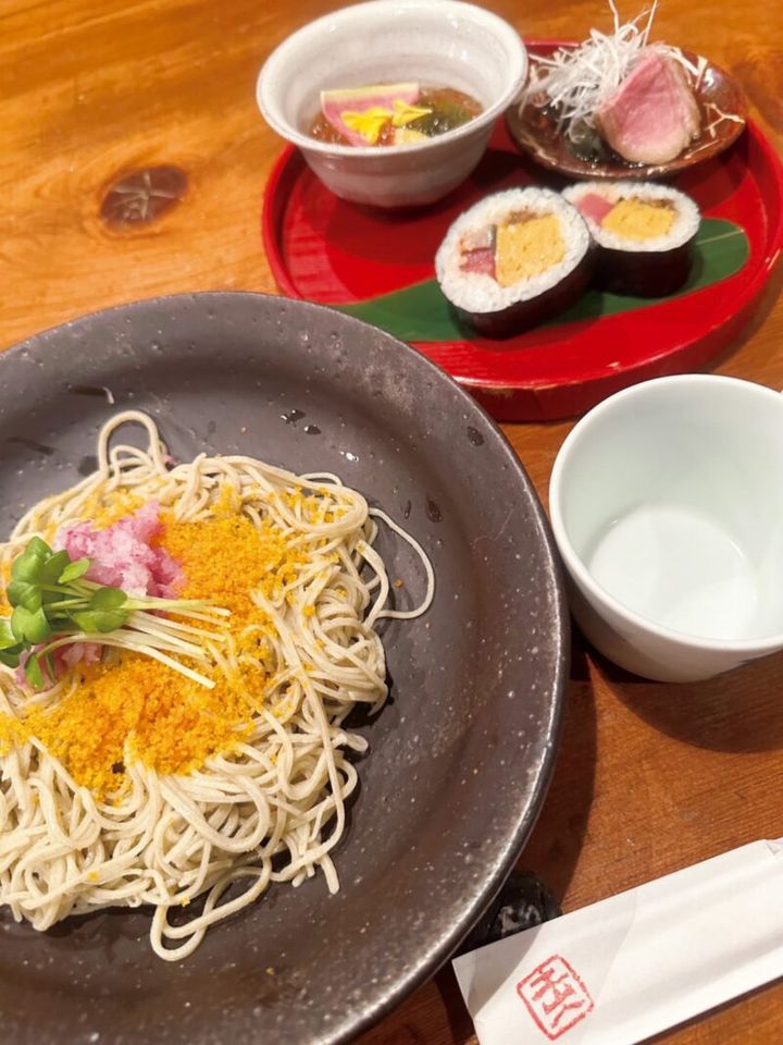 優木まおみさんインタビュー 寿司や蕎麦などひとりごはんを満喫