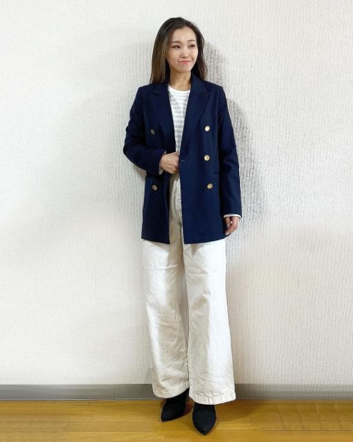 UNIQLOのソフトコットンボーダーラウンドヘムTとジャケットのコーデ