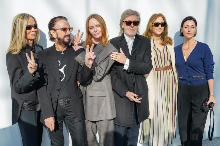 画像: ステラ・マッカートニーのショーに元ザ・ビートルズが集合
