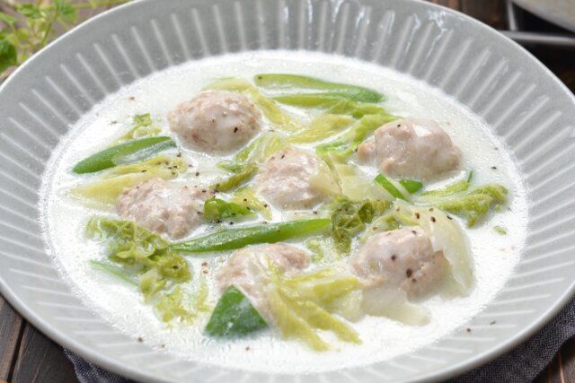 白菜とふわふわ鶏団子のミルク煮 レシピ 完成