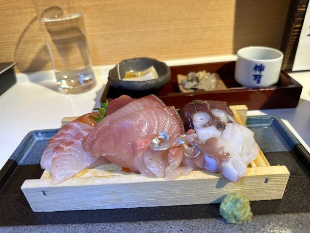 漁港直送の新鮮な鮮魚たち