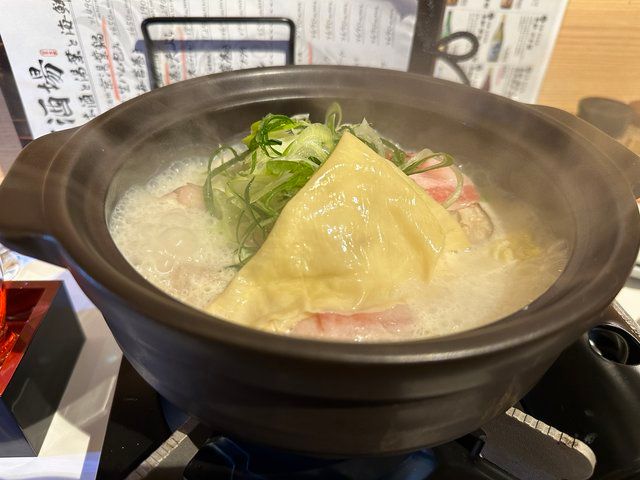 看板メニューは神聖の酒粕が使われた京湯葉鍋