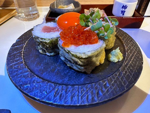 こんなん、初めて！「生マグロといくらの太巻き天ぷら」