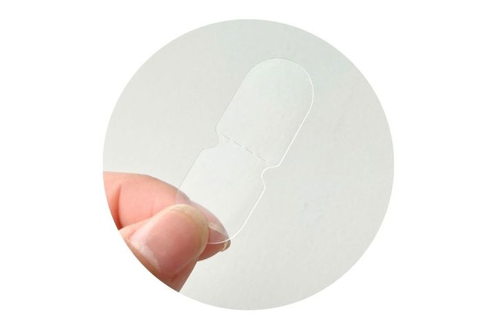 「立ち耳」がカワイイと今話題／「立ち耳整形シール」