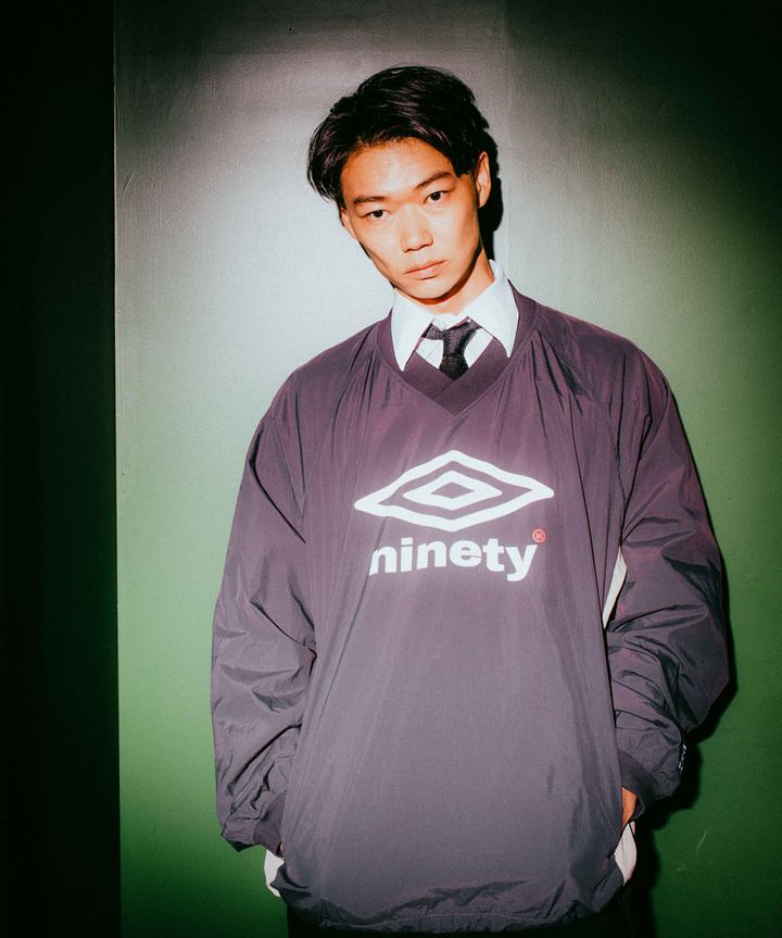 ストリートブランド「9090」と「UMBRO」のコラボが登場！俳優・笠松将のビジュアルも注目の“90年代テイスト”