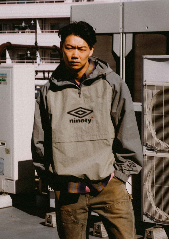ストリートブランド「9090」と「UMBRO」のコラボが登場！俳優・笠松将のビジュアルも注目の“90年代テイスト”