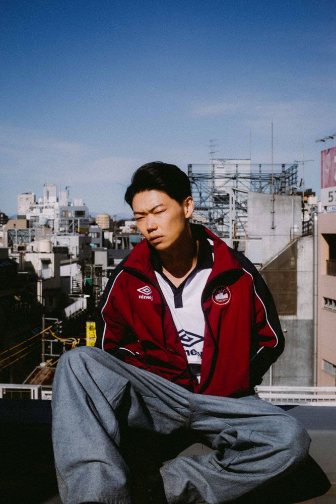 ストリートブランド「9090」と「UMBRO」のコラボが登場！俳優・笠松将のビジュアルも注目の“90年代テイスト”