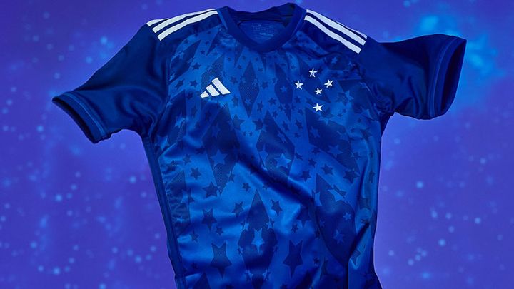 “ロナウド時代”が大復活！名門クルゼイロが2024新ユニフォームを発表 「星とダイヤ」が懐かしい