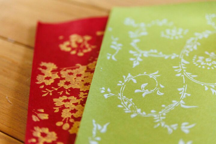 伝統の京からかみの技を受け継ぐ「唐丸」で、唐紙摺り体験＆工房見学