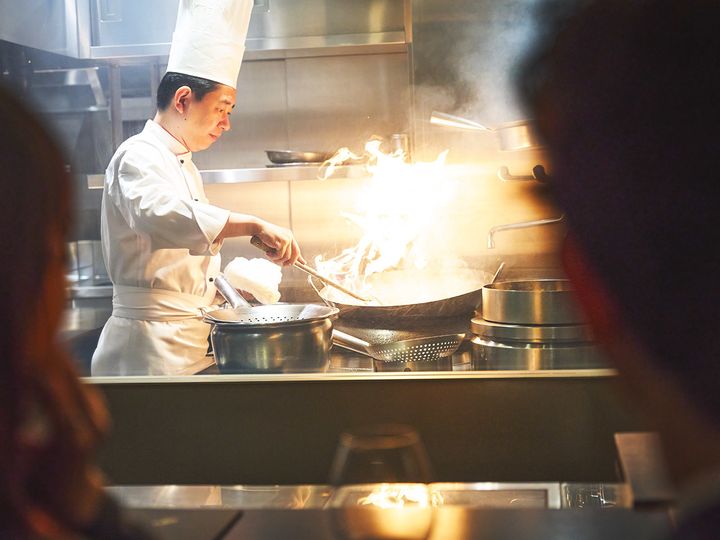 銀座『銀座 上瀧』の調理風景