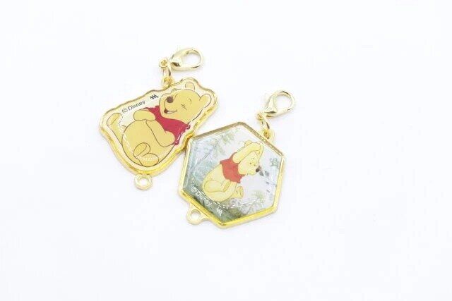 セリアのプー メタルチャーム