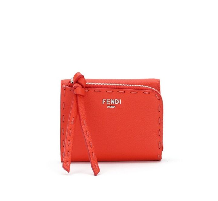 FENDIピーカブーお財布