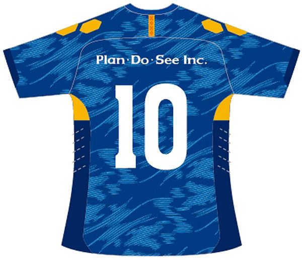 2年目のJFLを戦う沖縄SV、2024シーズンのユニフォーム登場！「アルゼンチンの名門」を彷彿の“紺黄”デザイン