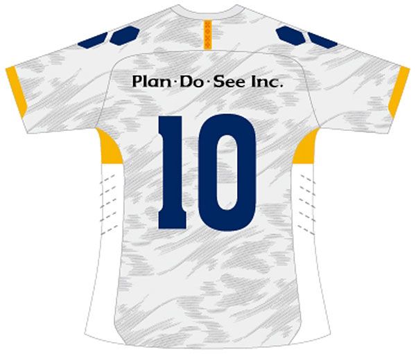 2年目のJFLを戦う沖縄SV、2024シーズンのユニフォーム登場！「アルゼンチンの名門」を彷彿の“紺黄”デザイン