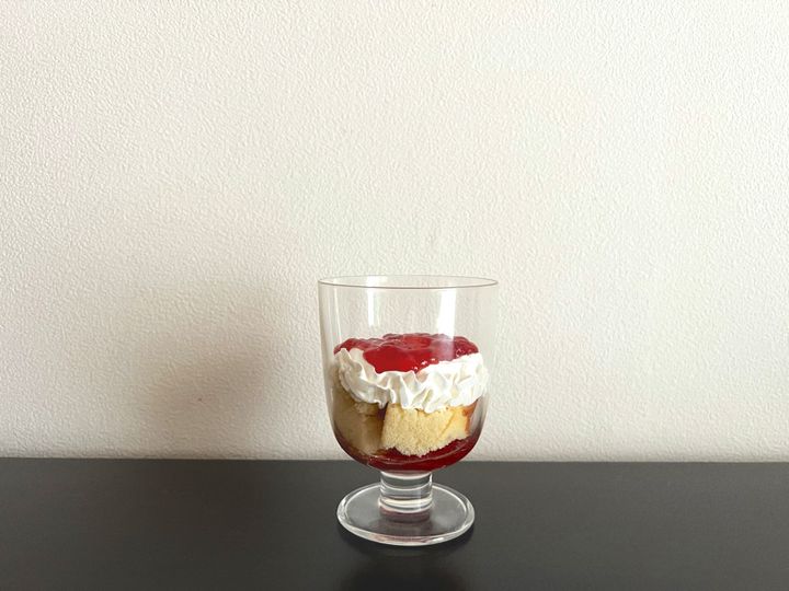 【簡単レシピ】いちごづくしのトライフル【渡辺友美子のコーヒーに合うお菓子のレシピ vol.33 〜レシピで旅するヨーロッパ〜】