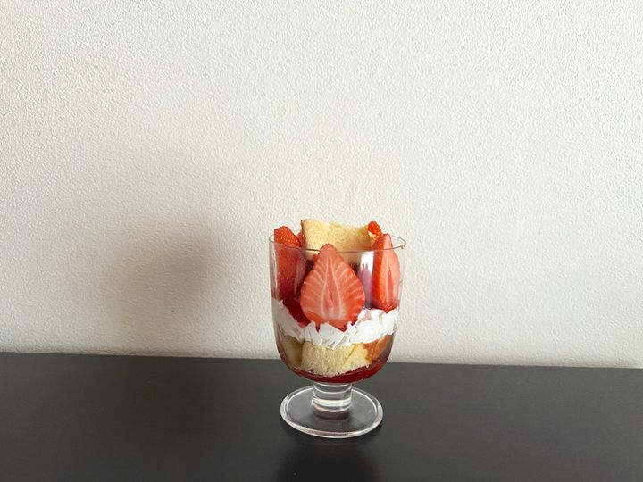 【簡単レシピ】いちごづくしのトライフル【渡辺友美子のコーヒーに合うお菓子のレシピ vol.33 〜レシピで旅するヨーロッパ〜】