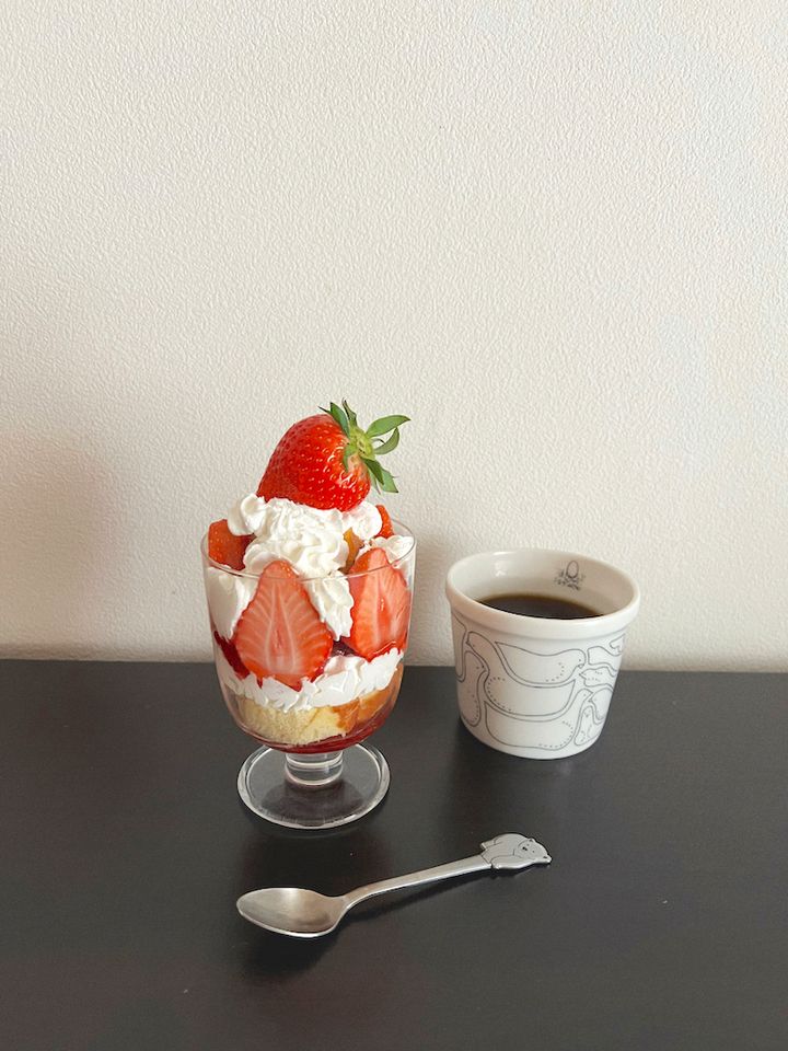 【簡単レシピ】いちごづくしのトライフル【渡辺友美子のコーヒーに合うお菓子のレシピ vol.33 〜レシピで旅するヨーロッパ〜】