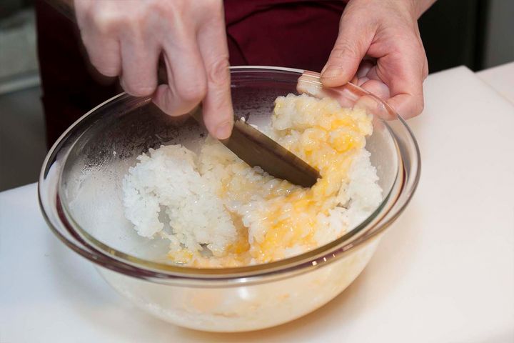 【理想のチャーハンの作り方】べチャッとしない！パラパラ食感の秘訣は「中火でじっくり」