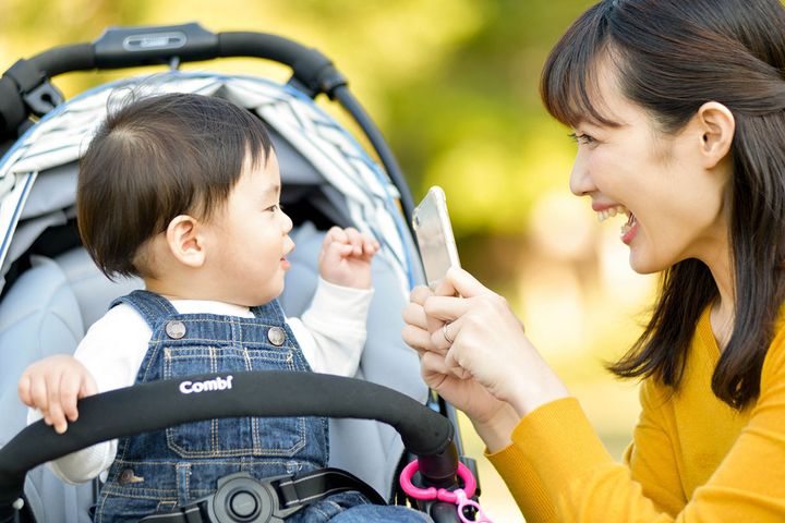 子どもの写真の投稿はリスク大