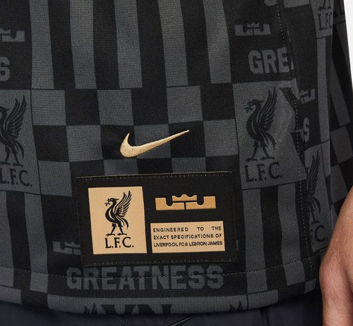 サッカーとバスケの融合！リヴァプールと“株主”レブロン・ジェームズがコラボした「LFC×LeBron」が登場