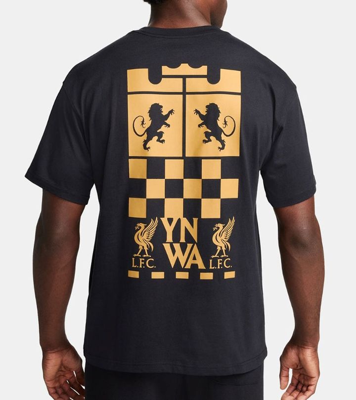 サッカーとバスケの融合！リヴァプールと“株主”レブロン・ジェームズがコラボした「LFC×LeBron」が登場