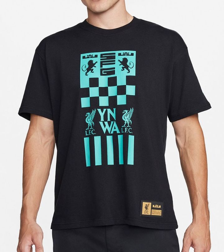 サッカーとバスケの融合！リヴァプールと“株主”レブロン・ジェームズがコラボした「LFC×LeBron」が登場