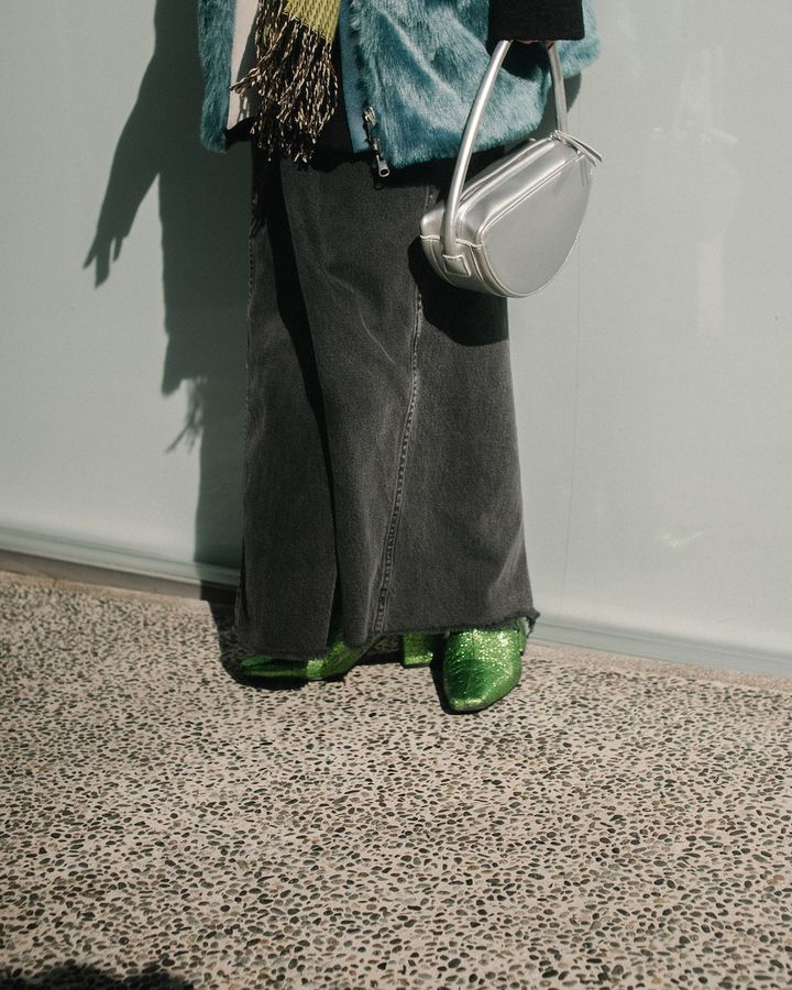 旬のシルエット“ワイドデニム”のお手本コーデ5選。オールシーズン使えるデニムで冬→春にスイッチ【TOKYO SNAP】