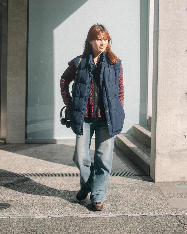 旬のシルエット“ワイドデニム”のお手本コーデ5選。オールシーズン使えるデニムで冬→春にスイッチ【TOKYO SNAP】