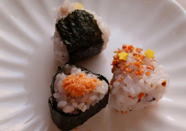 セリアのふるだけひと口三角おにぎりの完成