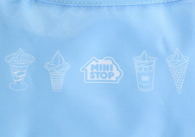 ミニストップのソフトクリームポーチ＆スイーツエコバッグ GRAY PALE BLUEのデザイン