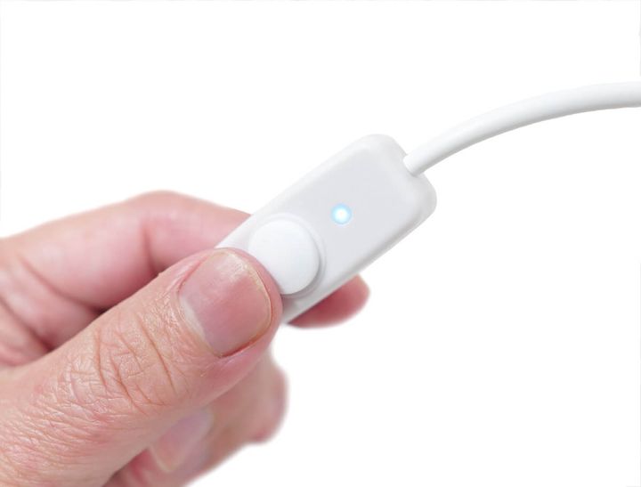 ダイソーの「スイッチ付Type-Aケーブル」4