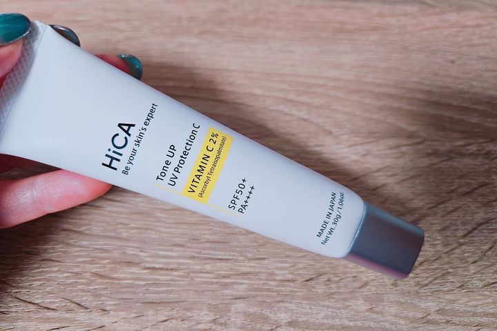HiCA「トーンアップUVプロテクション ビタミンC誘導体2％」