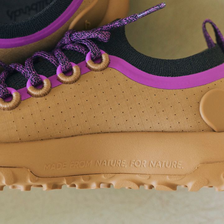 脚の動きをサポートし、自然素材でできていて、キャッチーな配色とデザイン性抜群の《オールバーズ》のスニーカー【マイスタンダードブック】