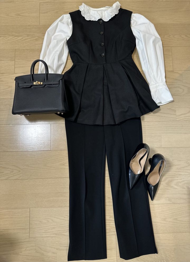 regleamのジレにエルメスのパンツとバッグを合わせた卒園式コーデ。