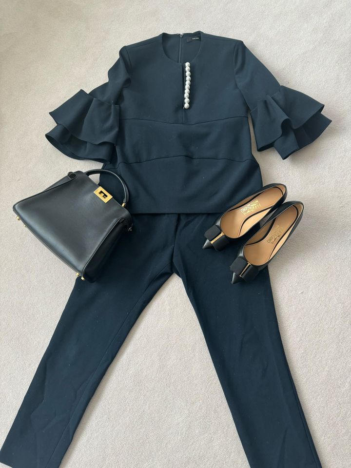 ヨーコチャンセットアップとフェラガモの靴にフェンディのバッグを合わせた卒園式コーデ。