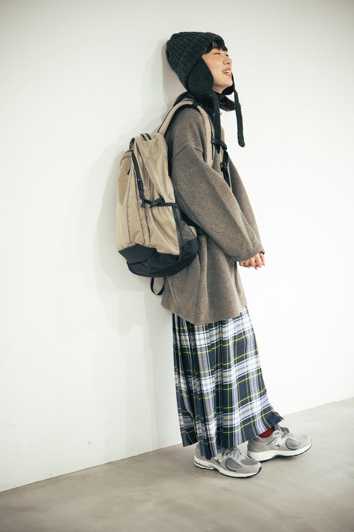 大人が選ぶべきリュックはベージュの《コロンビア》！お手本着まわし2選【FUDGE FRIEND おしゃれさんの毎日コーディネート】