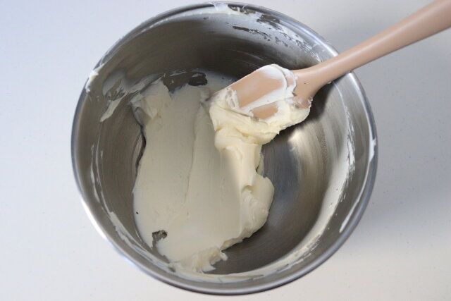くるみとチーズのもちもち大福 レシピ クリームチーズを練る